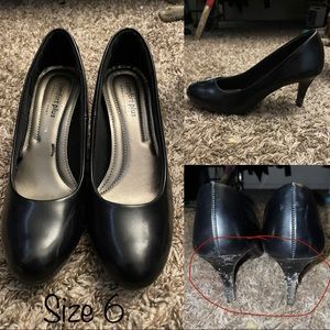 Black Sleek Simple Heels, Size 6